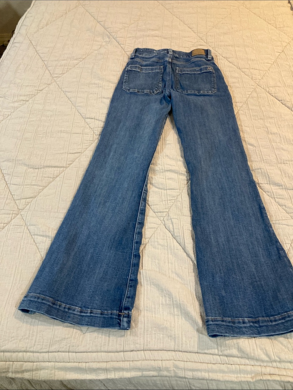 American Eagle Outfitters Medium Blue Flare Jeans - Picture 4 of 4